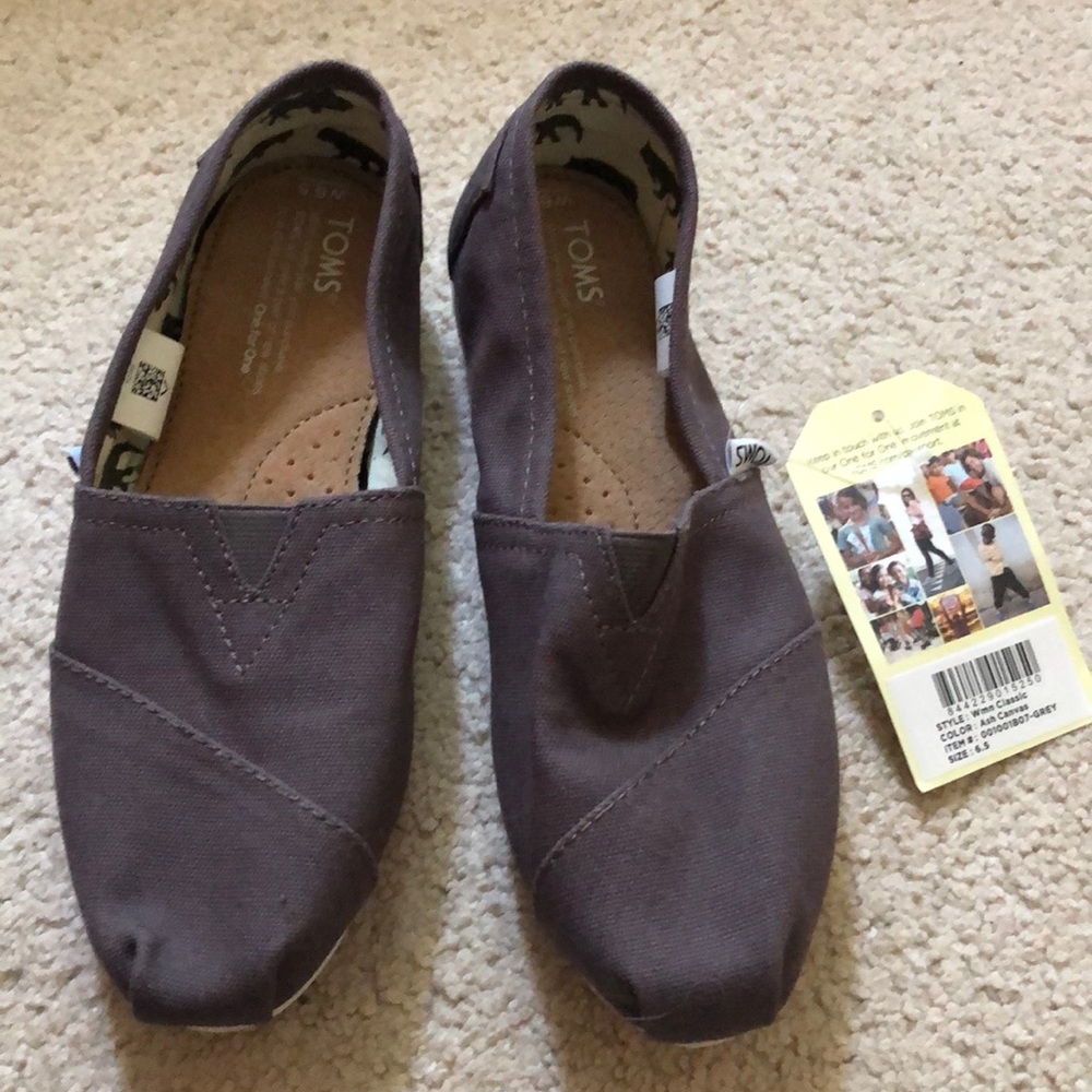 TOMS slip-on’s